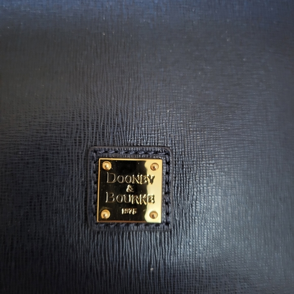 Stunning Dooney and Bourke Leather Crossbody Bag! - Picture 4 of 9